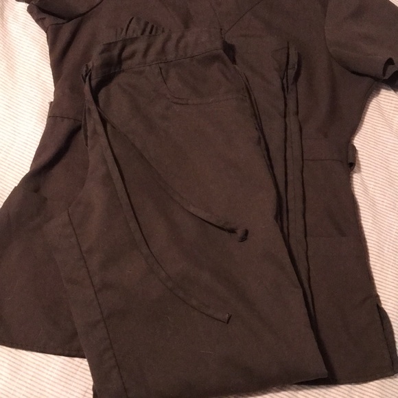 Greys Anatomy’s Scrubs set - Picture 2 of 5